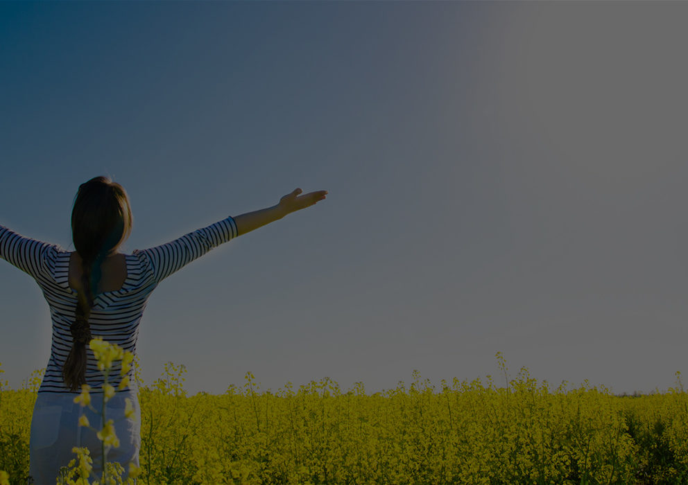 girl-in-field